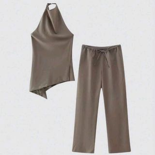 Conjunto de blusa y pantalón