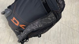 Mochila de viaje Dakine