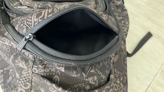 Mochila de viaje Dakine