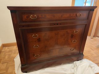 Elegante cajonera taquillón