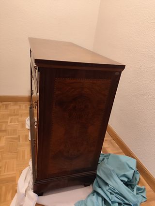 Elegante cajonera taquillón