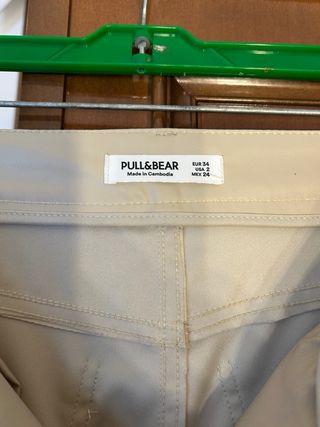 Pantalón efecto piel 