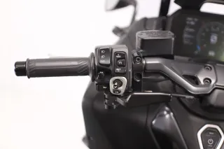 YAMAHA T-MAX 560 TECH 2022