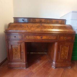 Scrivania d’epoca in radica di noce