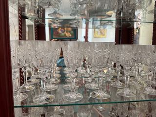 24 copas de vino. 12 copas de blanco y 12 de tinto