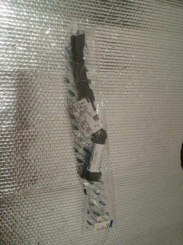 soportes paragolpes trasero izquierdo Ford fiesta