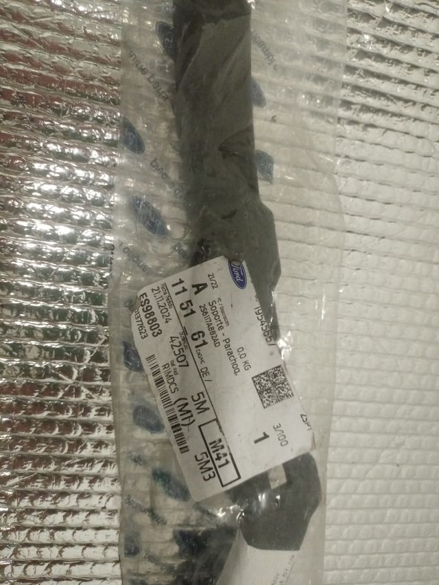 soportes paragolpes trasero izquierdo Ford fiesta