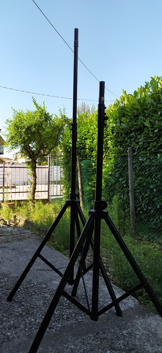 Treppiedi per cassa acustica 