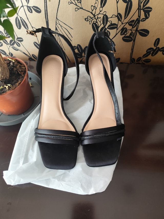 SANDALIAS DE VESTIR NEGRAS