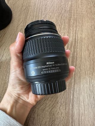 Cámara réflex Nikon D3200 + objetivo 18-55mm