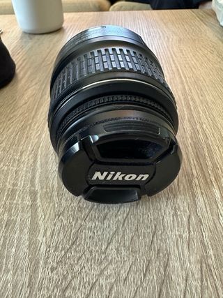 Cámara réflex Nikon D3200 + objetivo 18-55mm