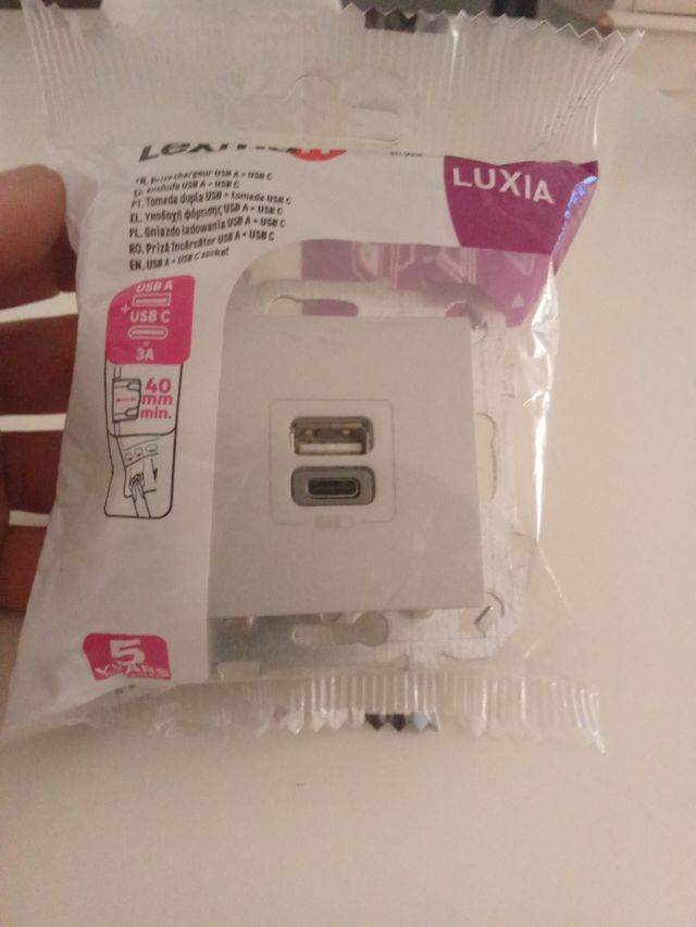 Enchufe USB-A y USB-C