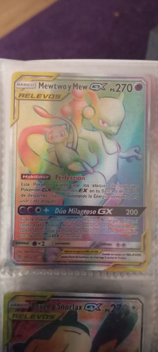 Carta Pokemon Mewtoo y Mew arcoiris GX