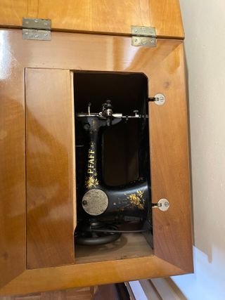Máquina de Coser Pfaff Tipmatic 1027