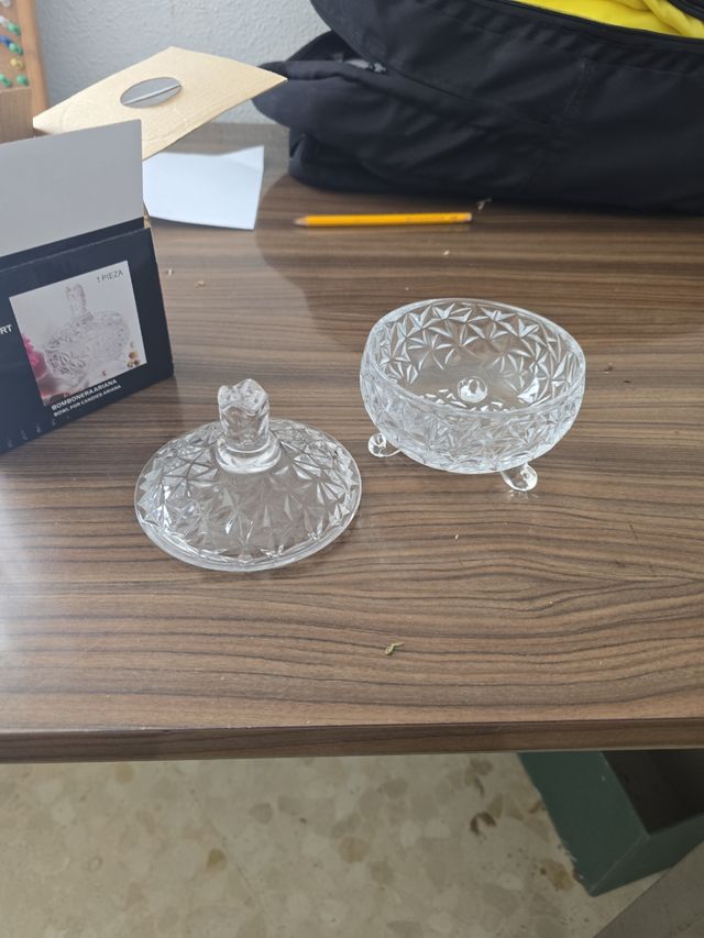 Bombonera de cristal decorativa modelo Ariana