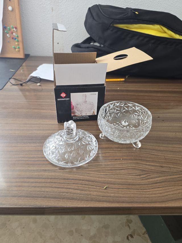 Bombonera de cristal decorativa modelo Ariana