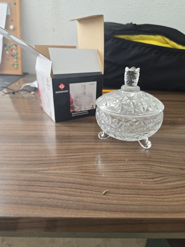 Bombonera de cristal decorativa modelo Ariana