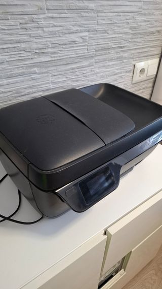 Impresora HP OfficeJet 3833 - Como nueva