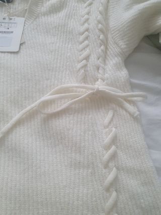 Jersey blanco chica con etiqueta TallaL 