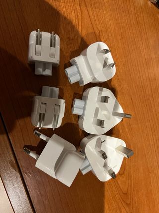 world travel adapter apple