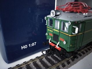 Locomotora electrotren 281