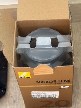 Objetivo Nikon Nikkor 20mm 1.8 en excelente estado