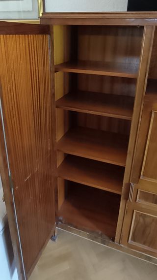 Armario de madera vintage con mueble bar