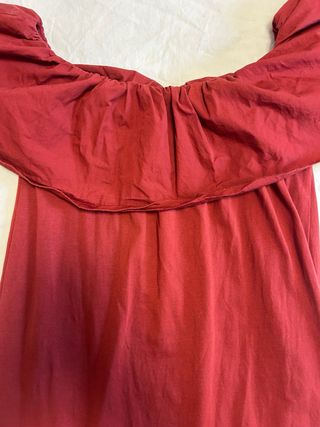 vestido rojo con volante