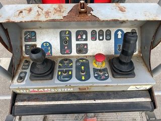 PLATAFORMA ELEVADORA MANITOU MAN GO 12.