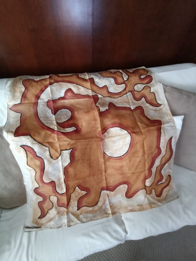 Pañuelos seda natural pintados a mano.