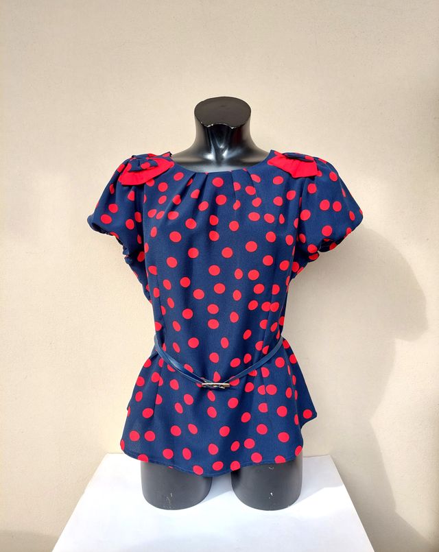 Maglietta nuova con cartellino taglia M blu, rosso