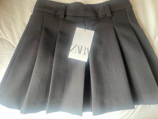 Falda corta Zara