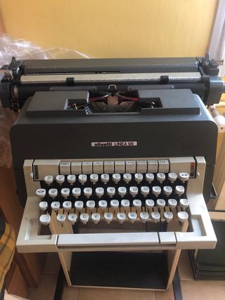 Máquina de escribir con soporte
