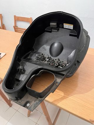 Suzuki Burgman Cofre Baul bajo asiento