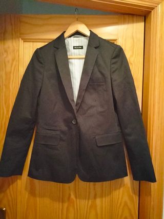 Americana raya diplomática mujer