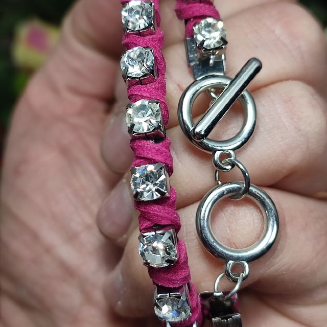Bracciale fucsia alcantara strass