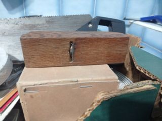 Cepillo de carpintero antiguo