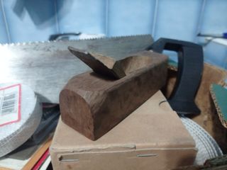 Cepillo de carpintero antiguo