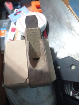 Cepillo de carpintero antiguo