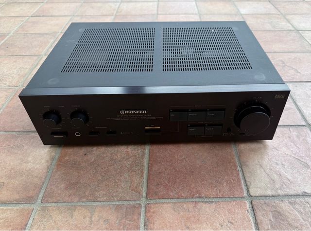 Amolificatore pioneer a33
