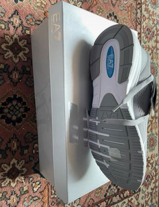 Una sacrpe EA7 sneakers