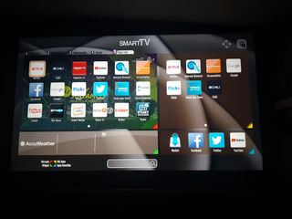 Televisión Led Infiniton 55" Negra Como Nueva