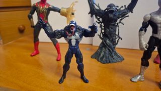 Spiderman y Venom 5 muñecos