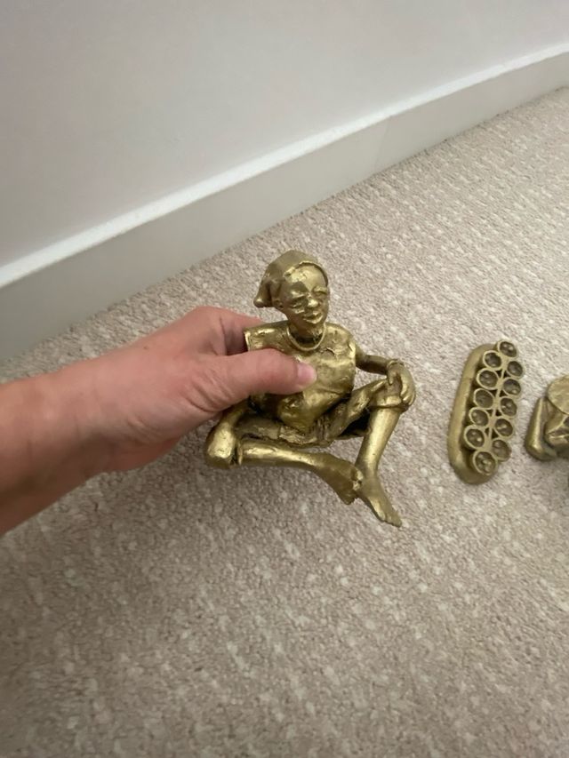 Esculturas de bronce / Awalé