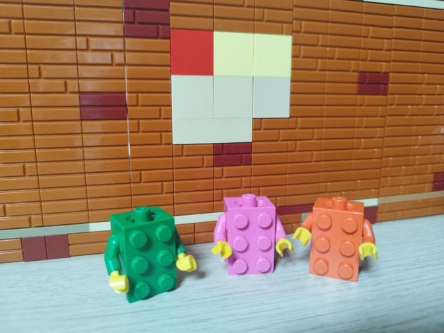 Lego Brick BAM 2024-2025 
DARK GREEN 
PINK