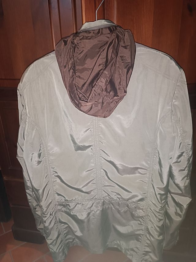 Giubbino Geox taglia 46. Con cappuccio estraibile