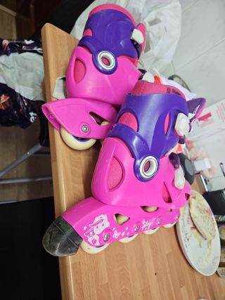 Patines niña talla 28-30,usados y con roces