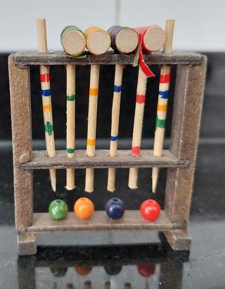 Giocattoli e altri accessori per case delle bambole in miniatura