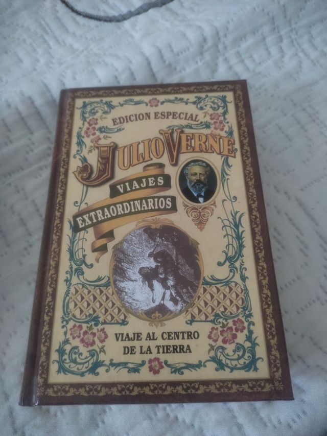 Viaje al rededor de la luna +4libros mas