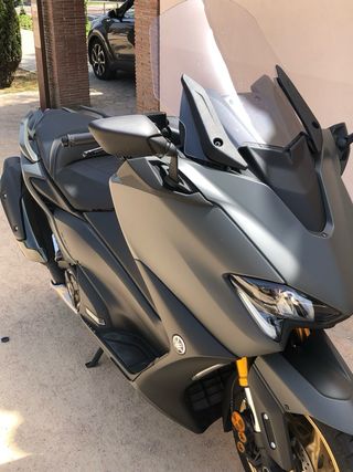 Yamaha Tmax Tech max 560